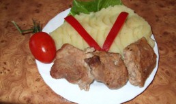 pulpa porc la cuptor cu piure