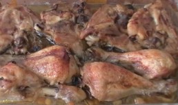 Pulpe de pui cu bere si stafide la cuptor