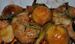 Pulpe de pui cu ghimbir si gutui la cuptor