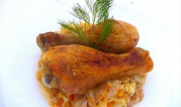Pulpe de pui pe pat de varză