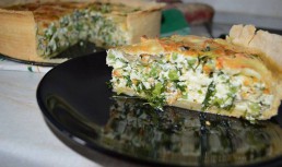 Quiche cu mazare, rucola si Brie