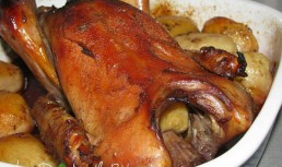 Rata aromata in sos de vin rosu