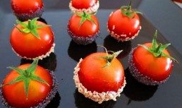 Rosii cherry cu mac si caramel de otet balsamic