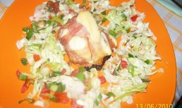 Rosii umplute cu oua imbracate in bacon