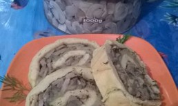 Ruladă cu carne tocată și ciuperci