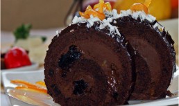 Rulada cu ciocolata si visine din dulceata