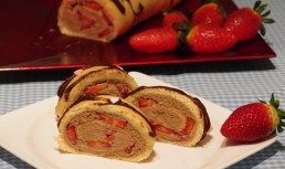 Rulada cu crema ganache si capsune