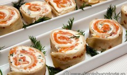 Rulada de clatite cu somon afumat