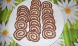Rulada din biscuiti cu cocos