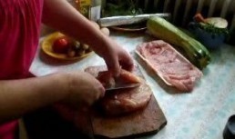 Rulou din pulpa de curcan la gratar