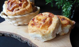 Rulouri cu sunca si mozzarella