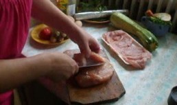 Rulouri de piept de pui cu dovlecel