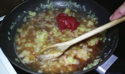 Rundstong met madeirasaus (limba de vaca in sos madera)