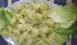 Salata De Cartofi Cu Sos De Mustar