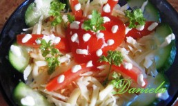 Salata de  cascaval cu oua si usturoi