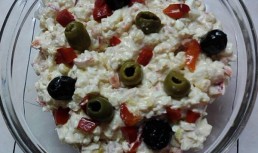 Salata delicioasa cu surimi