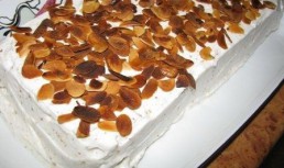 Semifreddo cu migdale