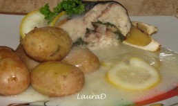 Somn aromat la cuptor cu cartofi noi și sos de lămâie