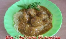 Sos de perisoare cu taitei scurti