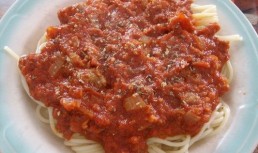 Spaghete Bologneze cu carnat de casa