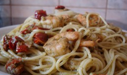 Spaghete cu creveti si pesto