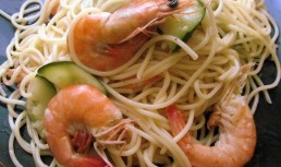 Spaghetti cu creveti si zucchini