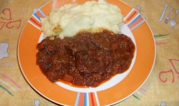 Spezzatino di manzo (Tocanita cu carne de vita)