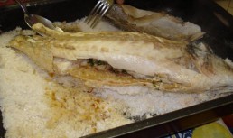 Spigola in cariera de sare