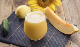 Suc de pepene galben, lamaie si castravete