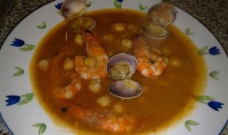 Supa cu scoici si creveti.