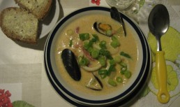 Supa de peste si  fructe de mare (Seafood chowder)