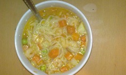 Supa picanta cu taitei si creveti