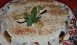 Tart~a de ciocolat~a cu sos de vanilie