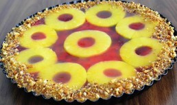 Tarta cu ananas si jeleu de capsuni