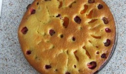 Tarta cu caise si corcoduse