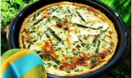 Tarta cu sparanghel si somon fum'e