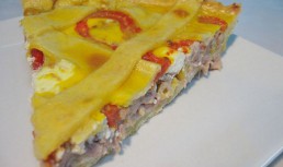 Tarta cu ton si rosii