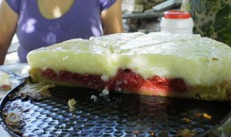 Tarta de visine cu budinca de vanilie