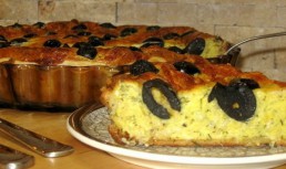 Tarta mediteraneeana cu branza si masline