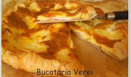 Tarta sarata cu branza si prosciutto