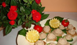 Tartine cu pasta de ton si lamaie