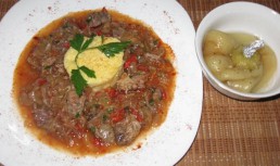 Tocanita de ceapa cu rasol de vitel,ceapa si rosii