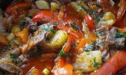 Tocanita de vitel cu legume