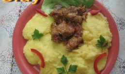 Tocanita din carne de porc cu mamaliguta