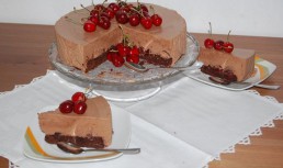 Tort cu ciocolata si cirese