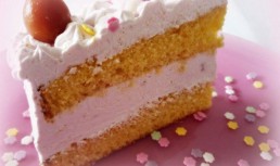 Tort cu crema de iaurt