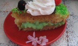 Tort cu crema de nuca de cocos verde