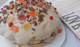 Tort cu mure si crema de lapte