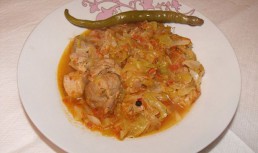 Varza proaspata cu carne de porc