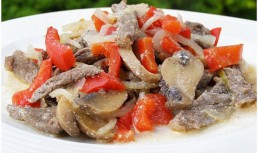 Vrabioara de manzat cu ciuperci si ardei